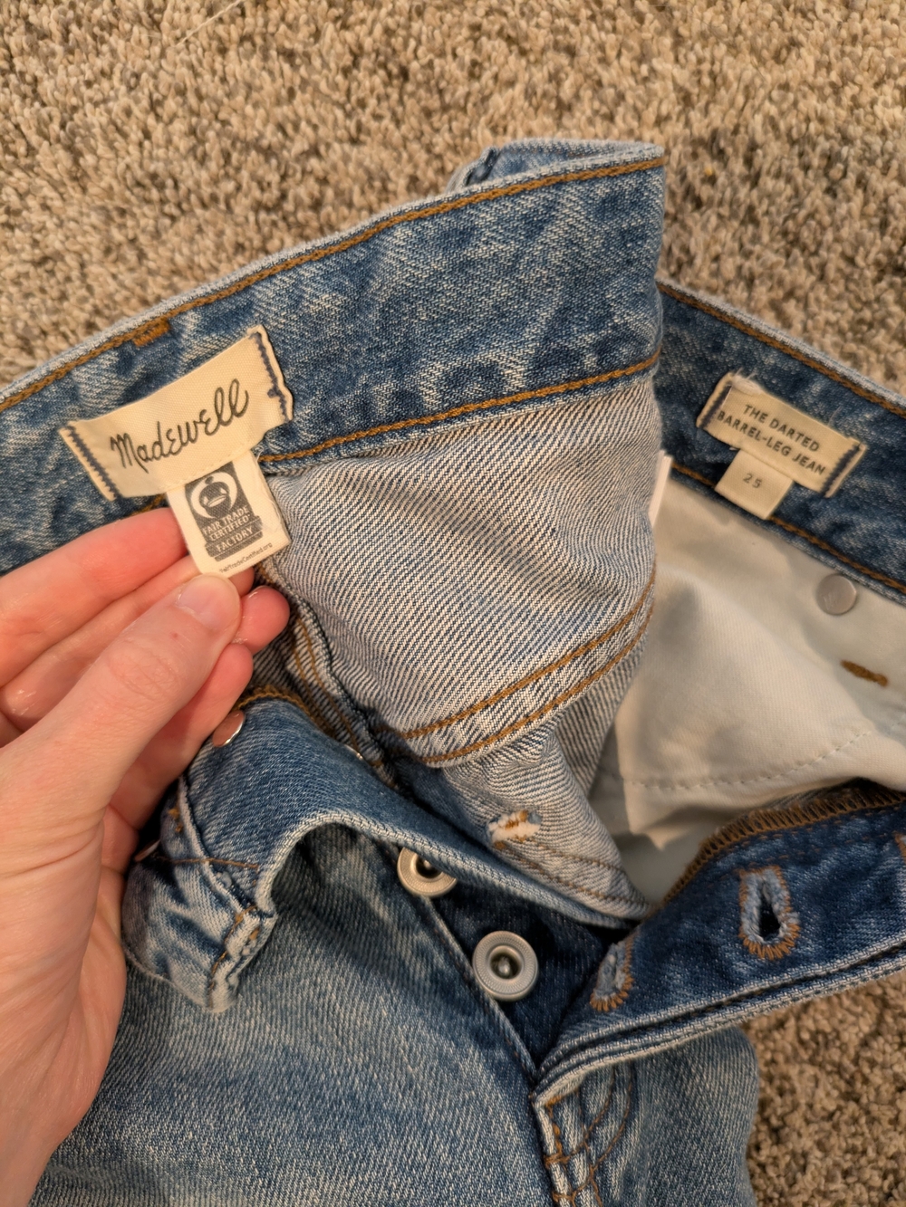 Madewell Darted Barrel-leg Jeans - Picture 3 of 4